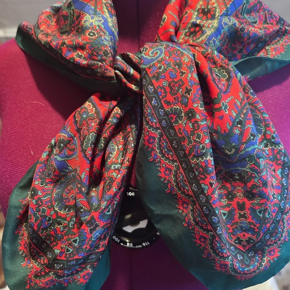 Elegant Paisley Scarf in Red and Green to add a touch of colour - preloved